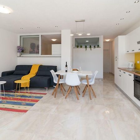Apartment Arna Krk Town Bagian luar foto