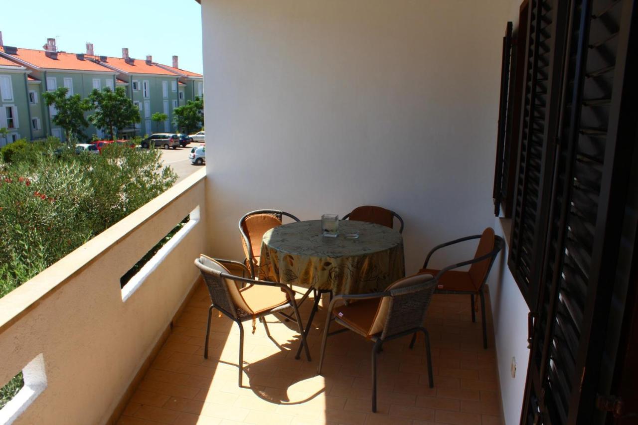 Apartment Arna Krk Town Bagian luar foto